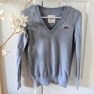 Hollister v-neck sweater size XS